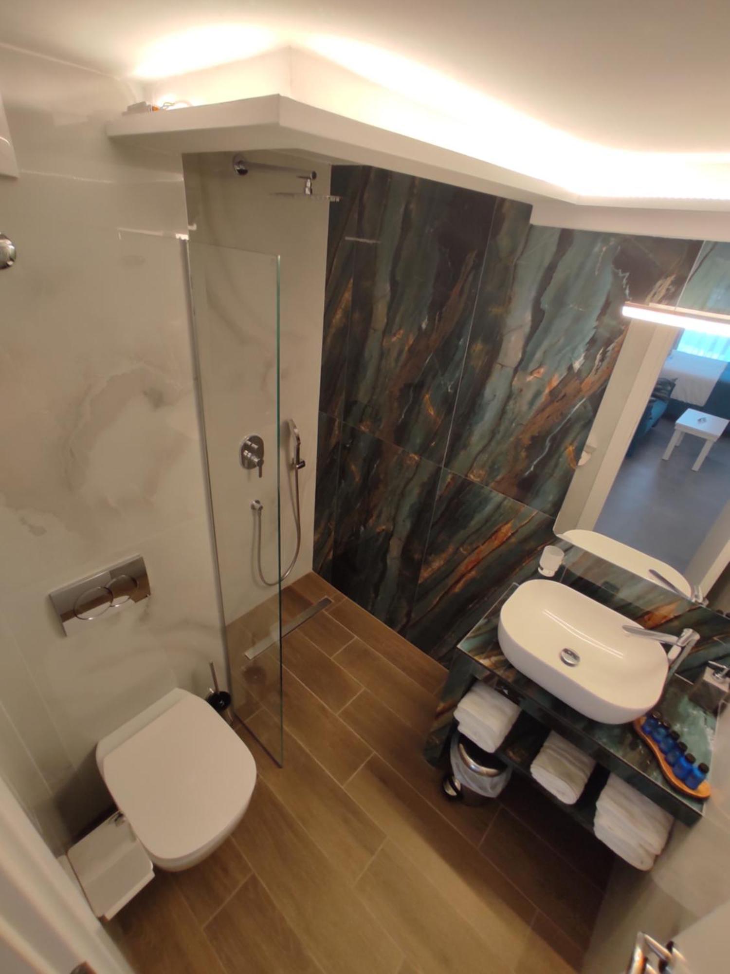Ocean Blue Suites Jeriszósz Szoba fotó