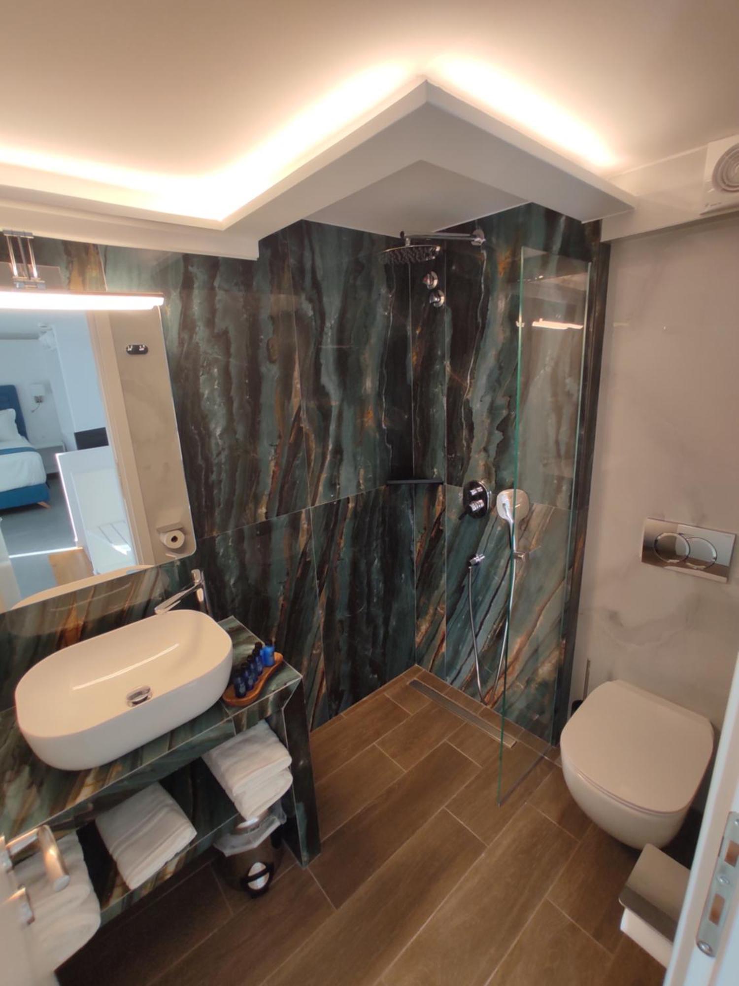 Ocean Blue Suites Jeriszósz Szoba fotó